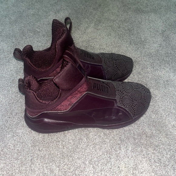 Kylie Jenner x Puma Sneakers - Picture 4 of 5